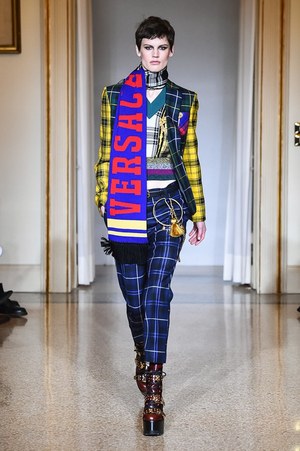 ヴェルサーチ2018年秋冬メンズコレクション  - 心温まる、豪華絢爛な原点回帰｜写真13