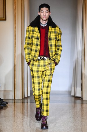 ヴェルサーチ2018年秋冬メンズコレクション  - 心温まる、豪華絢爛な原点回帰｜写真15