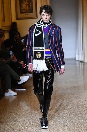 ヴェルサーチ2018年秋冬メンズコレクション  - 心温まる、豪華絢爛な原点回帰｜写真26