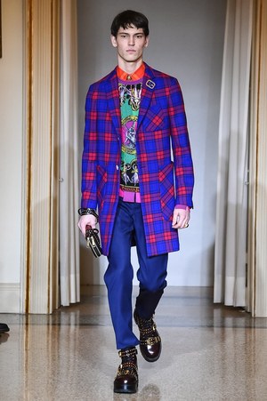 ヴェルサーチ2018年秋冬メンズコレクション  - 心温まる、豪華絢爛な原点回帰｜写真37