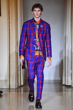 ヴェルサーチ2018年秋冬メンズコレクション  - 心温まる、豪華絢爛な原点回帰｜写真39