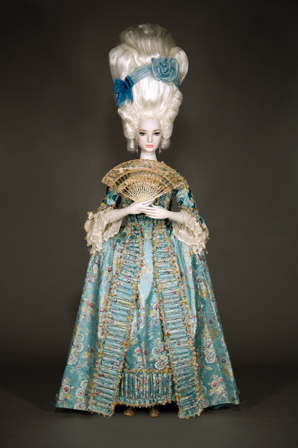 神戸ファッション美術館 ヨーロッパの扇 開催 中世ヨーロッパの雅宴画が描かれた扇など ファッションプレス