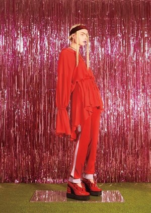 パメオ ポーズ 2018年春コレクション - フリルを揺らして軽快に踊る“ボサノヴァ”｜写真24