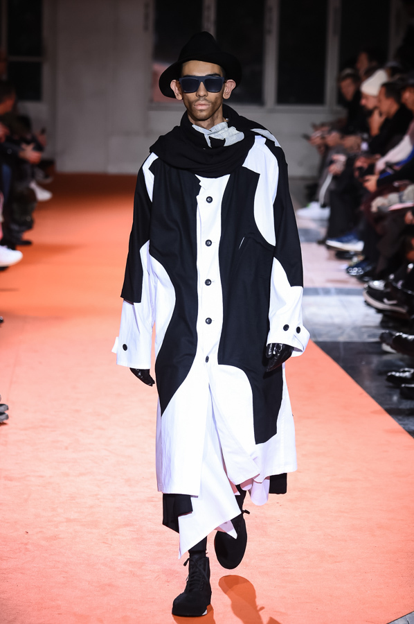 ヨウジヤマモト(Yohji Yamamoto) 2018-19年秋冬メンズコレクション  - 写真35