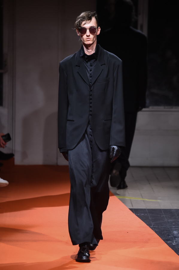 ヨウジヤマモト(Yohji Yamamoto) 2018-19年秋冬メンズコレクション  - 写真74