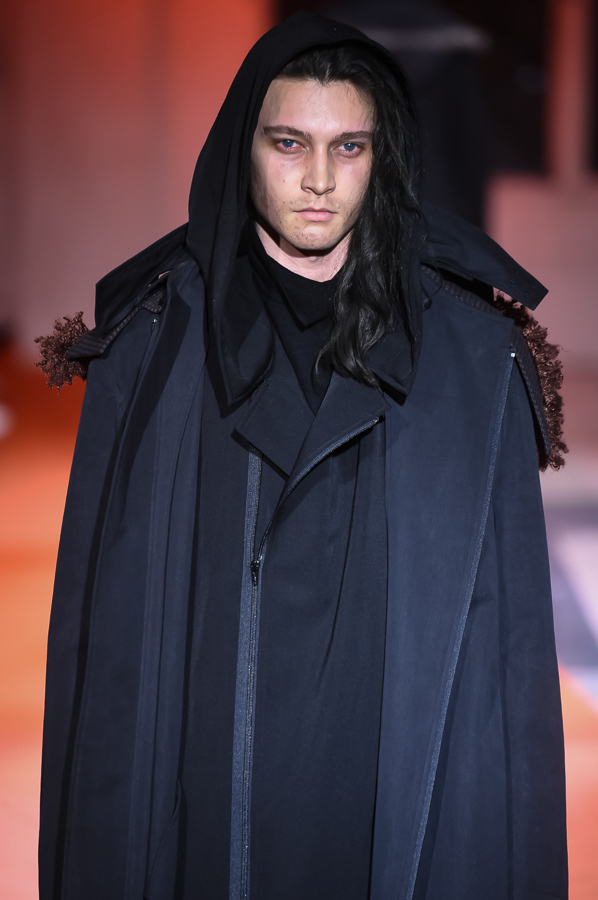 ヨウジヤマモト(Yohji Yamamoto) 2018-19年秋冬メンズコレクション  - 写真10