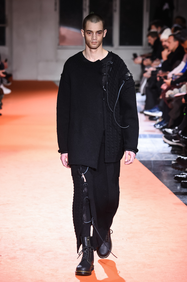 ヨウジヤマモト(Yohji Yamamoto) 2018-19年秋冬メンズコレクション  - 写真42