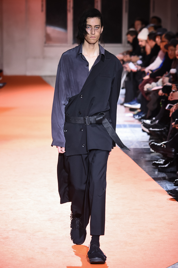 ヨウジヤマモト(Yohji Yamamoto) 2018-19年秋冬メンズコレクション  - 写真24