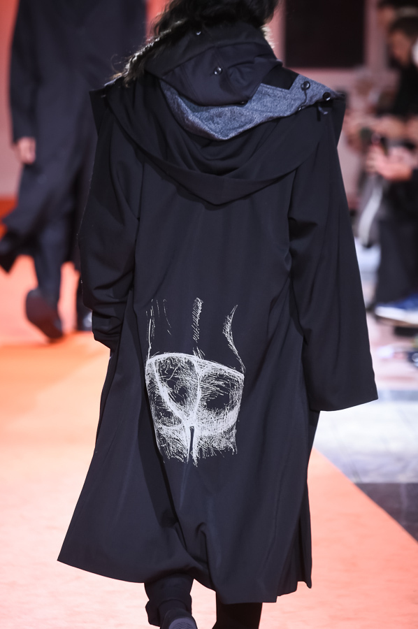 ヨウジヤマモト(Yohji Yamamoto) 2018-19年秋冬メンズコレクション  - 写真7