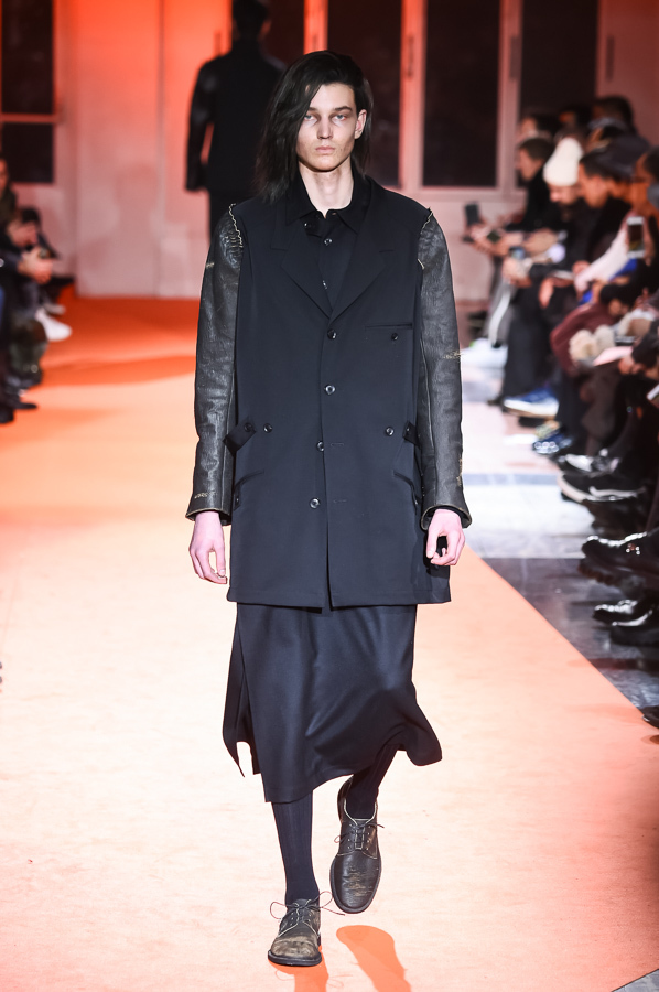 ヨウジヤマモト(Yohji Yamamoto) 2018-19年秋冬メンズコレクション  - 写真17