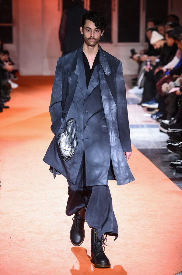 ヨウジヤマモト(Yohji Yamamoto) 2018-19年秋冬メンズコレクション  - 写真20