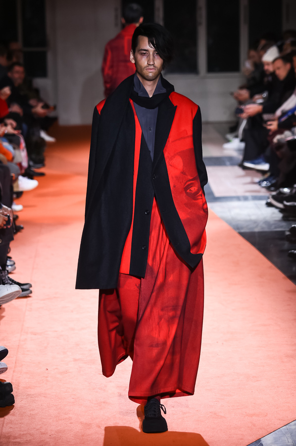 ヨウジヤマモト(Yohji Yamamoto) 2018-19年秋冬メンズコレクション  - 写真63