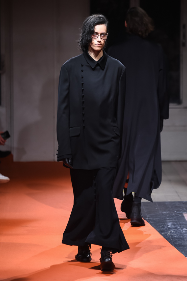 ヨウジヤマモト(Yohji Yamamoto) 2018-19年秋冬メンズコレクション  - 写真73