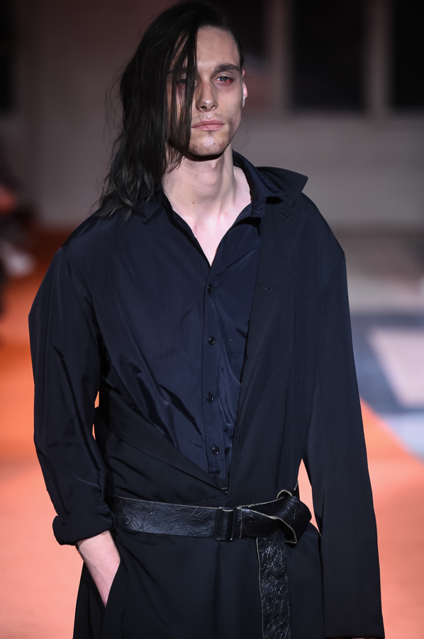 ヨウジヤマモト(Yohji Yamamoto) 2018-19年秋冬メンズコレクション  - 写真31