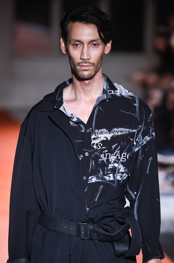 ヨウジヤマモト(Yohji Yamamoto) 2018-19年秋冬メンズコレクション  - 写真33