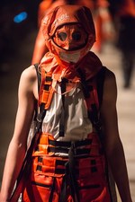 タカヒロミヤシタザソロイスト． 2018年秋冬コレクション - 身体を護る優しき服｜写真34