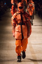 タカヒロミヤシタザソロイスト． 2018年秋冬コレクション - 身体を護る優しき服｜写真39