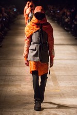 タカヒロミヤシタザソロイスト． 2018年秋冬コレクション - 身体を護る優しき服｜写真42