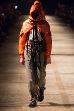 タカヒロミヤシタザソロイスト． 2018年秋冬コレクション - 身体を護る優しき服｜写真43