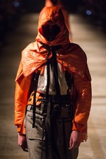 タカヒロミヤシタザソロイスト． 2018年秋冬コレクション - 身体を護る優しき服｜写真44