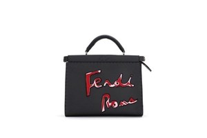 フェンディからメンズ向けバナナのトートバッグ&コーヒー型 フェンディからメンズ向けバナナのトートバッグ&コーヒー型