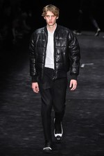 ニール バレット(Neil Barrett) 記号性｜写真7