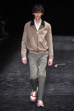 ニール バレット(Neil Barrett) 記号性｜写真23