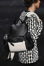 ニール バレット(Neil Barrett) 記号性｜写真27