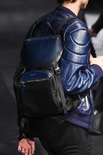 ニール バレット(Neil Barrett) 記号性｜写真32