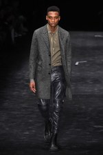 ニール バレット(Neil Barrett) 記号性｜写真40