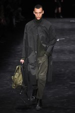 ニール バレット(Neil Barrett) 記号性｜写真48