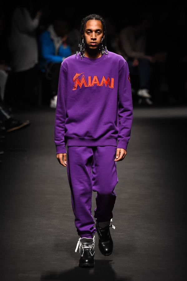 マルセロ・ブロン カウンティ・オブ・ミラン(MARCELO BURLON COUNTY OF MILAN) 2018-19年秋冬ウィメンズ&メンズコレクション  - 写真22