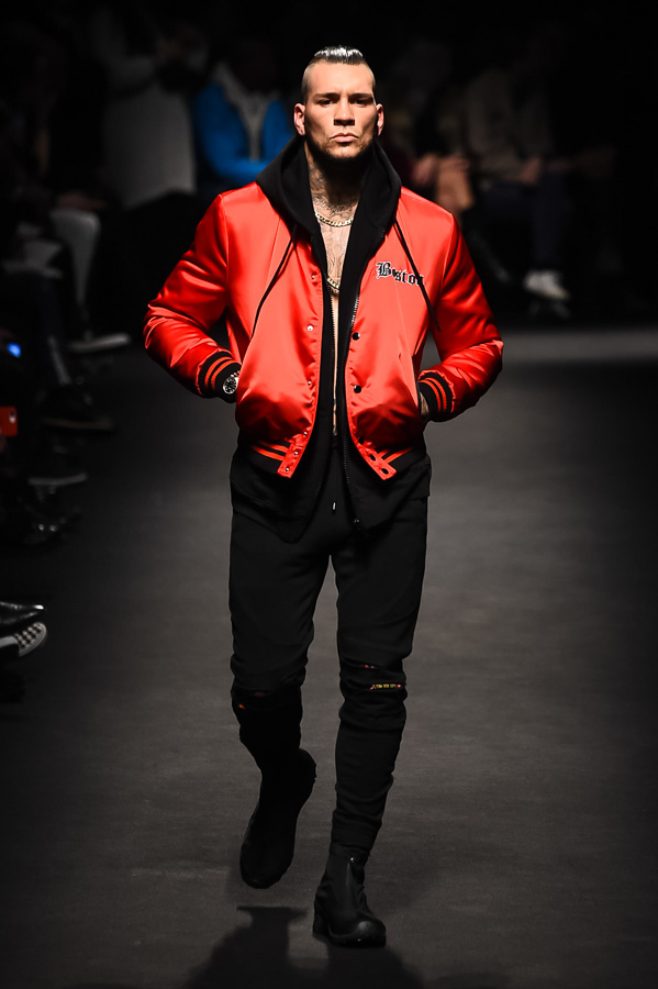 マルセロ・ブロン カウンティ・オブ・ミラン(MARCELO BURLON COUNTY OF MILAN) 2018-19年秋冬ウィメンズ&メンズコレクション  - 写真29