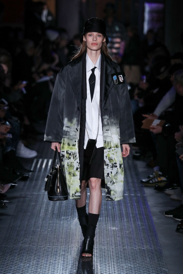 PRADA 18FW RUNWAY プラダ Louis Vuitton