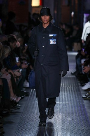 プラダ(PRADA) 2018-19年秋冬ウィメンズ&メンズコレクション  - 写真15
