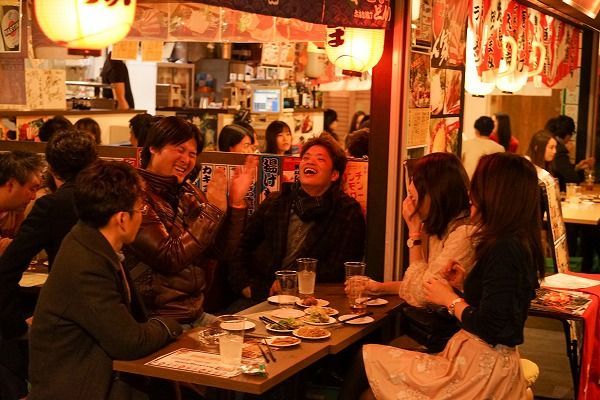 恋人がいない人限定「出会いのはしご酒」六本木横丁で開催｜写真1