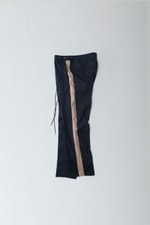 フィット ミハラ ヤスヒロ新作、花柄ストライプのシャツや一輪挿しを刺繍したジャージブルゾン｜写真18