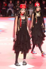 トクコプルミエヴォル 2012年秋冬コレクション - ファンタジックなトルコの旅｜写真4