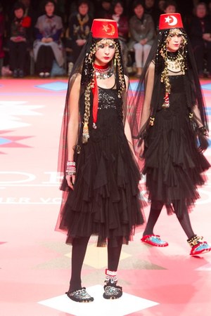 トクコプルミエヴォル 2012年秋冬コレクション - ファンタジックなトルコの旅｜写真4