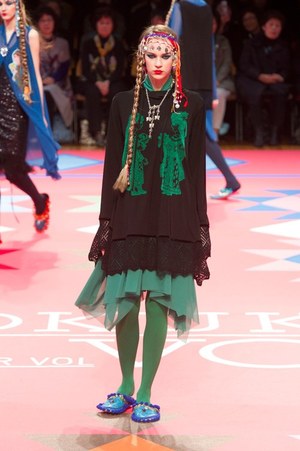 トクコプルミエヴォル 2012年秋冬コレクション - ファンタジックなトルコの旅｜写真28