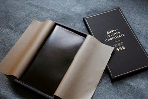 チョコレート店のような鞄屋？土屋鞄が日本橋にオープン｜写真11