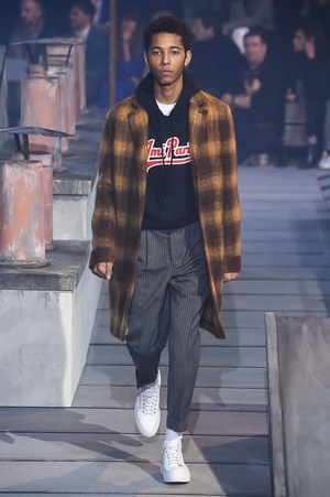 アミ アレクサンドル マテュッシ2018年秋冬コレクション - 2人の恋の逃避行｜写真24