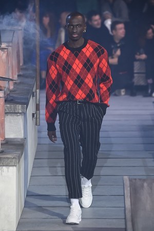 アミ アレクサンドル マテュッシ2018年秋冬コレクション - 2人の恋の逃避行｜写真34