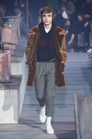 アミ アレクサンドル マテュッシ2018年秋冬コレクション - 2人の恋の逃避行｜写真35