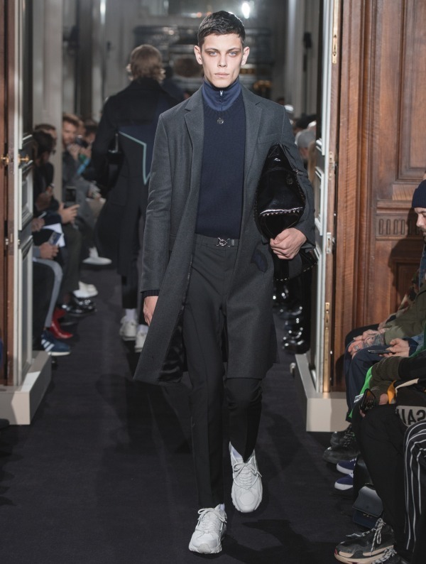 ヴァレンティノ(VALENTINO) 2018-19年秋冬メンズコレクション 