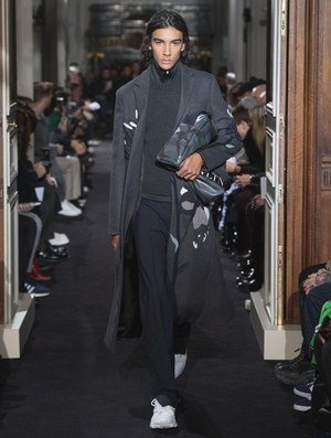 ヴァレンティノ 2018年秋冬メンズコレクション - 気品に満ちた真の反逆｜写真3