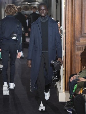 ヴァレンティノ 2018年秋冬メンズコレクション - 気品に満ちた真の反逆｜写真8