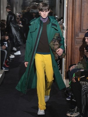 ヴァレンティノ 2018年秋冬メンズコレクション - 気品に満ちた真の反逆｜写真16