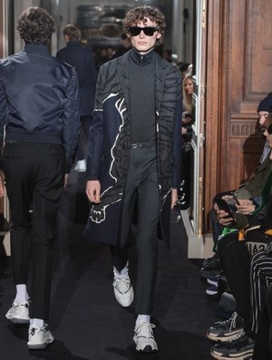 ヴァレンティノ 2018年秋冬メンズコレクション - 気品に満ちた真の反逆｜写真23