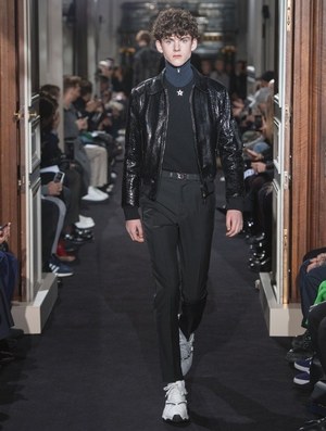 ヴァレンティノ 2018年秋冬メンズコレクション - 気品に満ちた真の反逆｜写真35